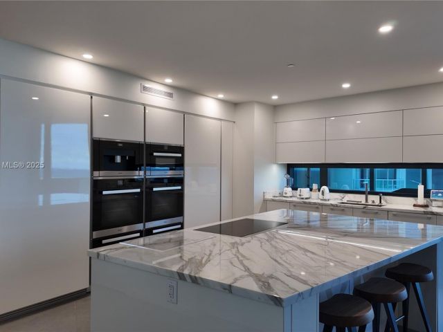 Apartment for sale  Unit #905 - photo 6746704