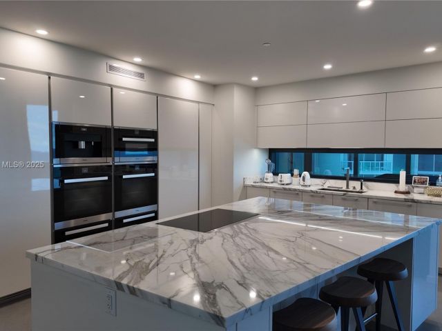 Apartment for sale  Unit #905 - photo 6746705