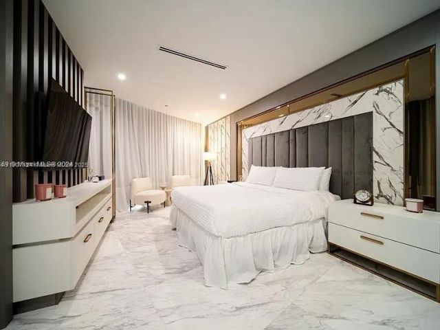 Apartment for sale  Unit #4811 - photo 6746353