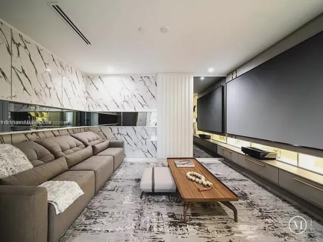 5-bedroom condo for sale in Miami - 851 NE 1st Ave 4811 - MondialRealty