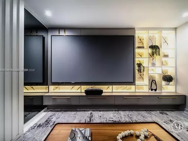 5-bedroom condo for sale in Miami - 851 NE 1st Ave 4811 - MondialRealty