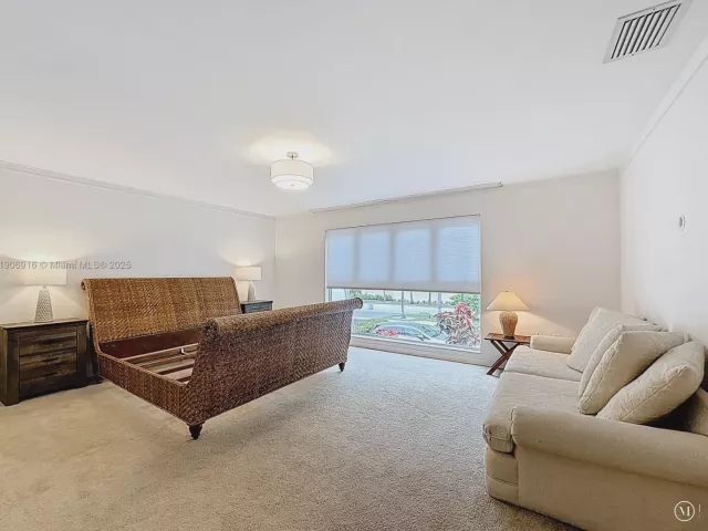 3-bedroom home for sale in Key Biscayne -  - MondialRealty