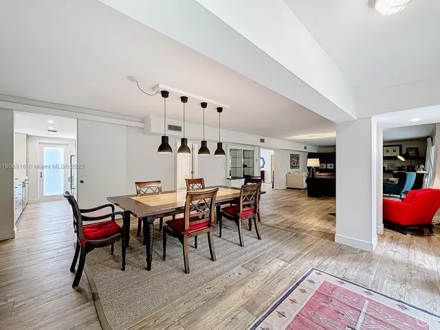 3-bedroom home for sale in Key Biscayne -  - MondialRealty