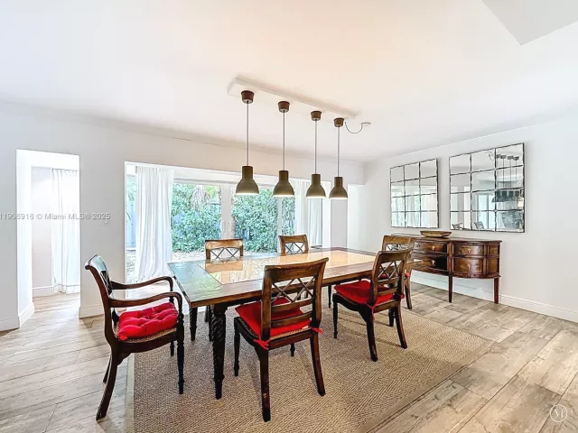 3-bedroom home for sale in Key Biscayne -  - MondialRealty