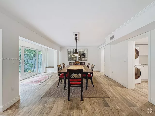 3-bedroom home for sale in Key Biscayne -  - MondialRealty