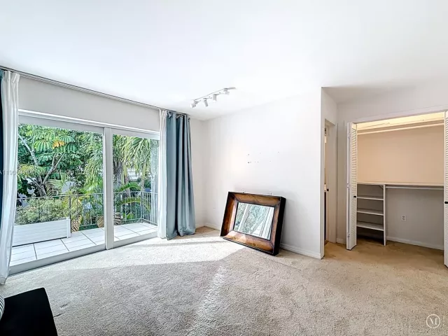 3-bedroom home for sale in Key Biscayne -  - MondialRealty