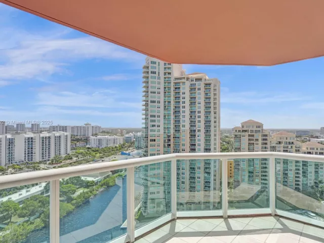 Apartment for sale  Unit #2114 - photo 6741990