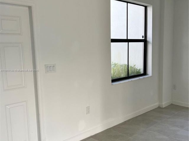 3-bedroom home for rent in Miami - 10030 SW 228th Ter - MondialRealty