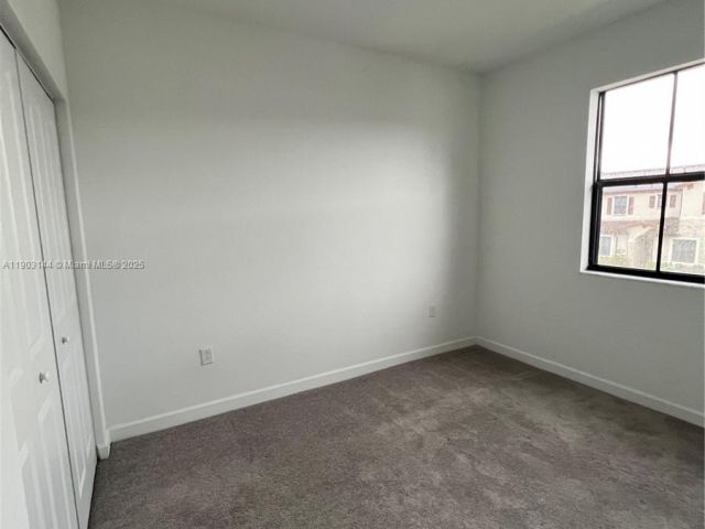 3-bedroom home for rent in Miami - 10030 SW 228th Ter - MondialRealty