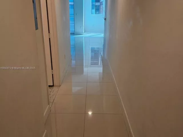 2-bedroom condo for sale in Miami - 244 Biscayne Blvd 908 - MondialRealty