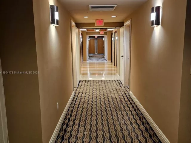 2-bedroom condo for sale in Miami - 244 Biscayne Blvd 908 - MondialRealty