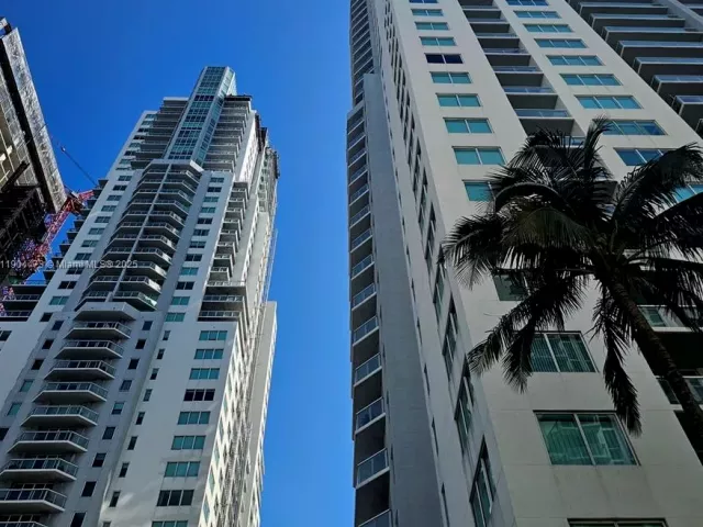 2-bedroom condo for sale in Miami - 244 Biscayne Blvd 908 - MondialRealty