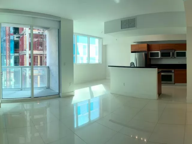 2-bedroom condo for sale in Miami - 244 Biscayne Blvd 908 - MondialRealty