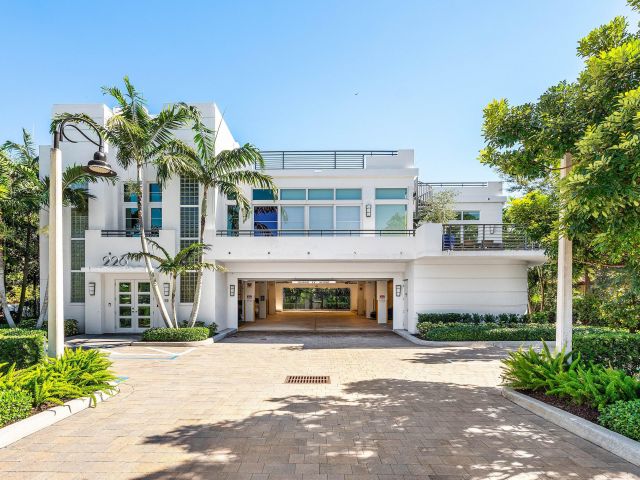 Home for sale at 226 Palm Court - photo 6737351