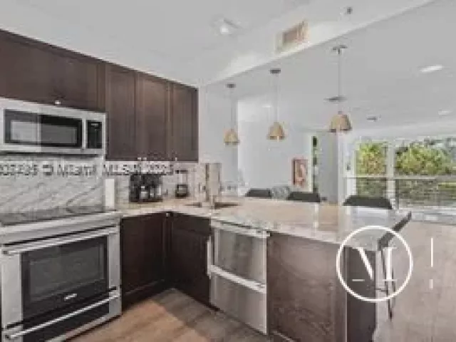 2-bedroom home for sale in Miami Beach - 1600 Michigan Ave 7 - MondialRealty