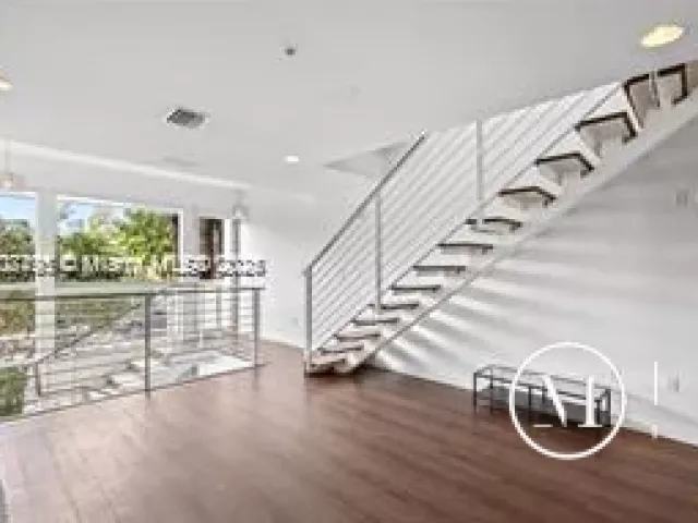 2-bedroom home for sale in Miami Beach - 1600 Michigan Ave 7 - MondialRealty