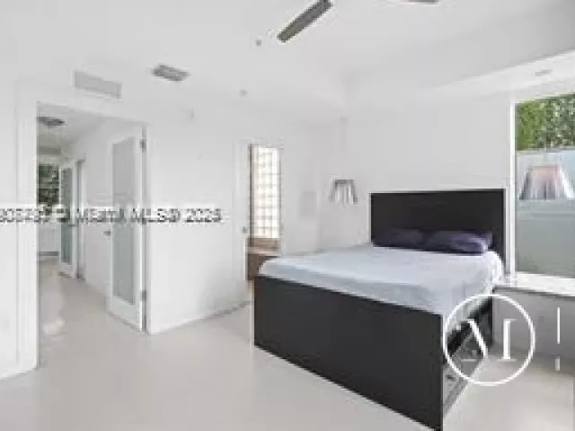 2-bedroom home for sale in Miami Beach - 1600 Michigan Ave 7 - MondialRealty