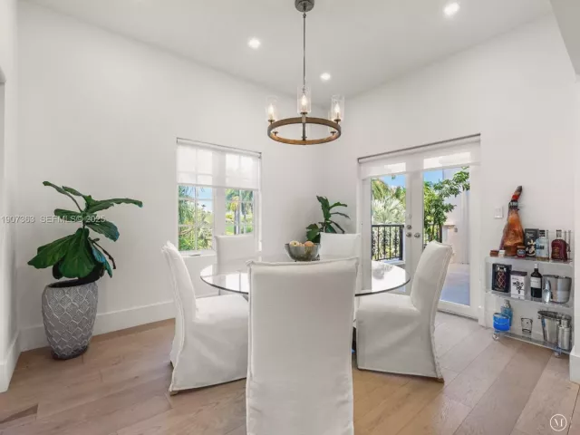 3-bedroom condo for sale in Miami Beach - 2236 Fisher Island Dr 3306 - MondialRealty