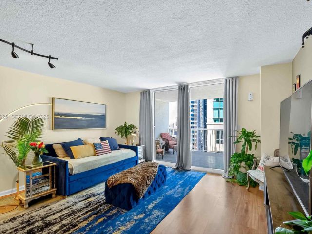 Apartment for sale  Unit #3914 - photo 6767931