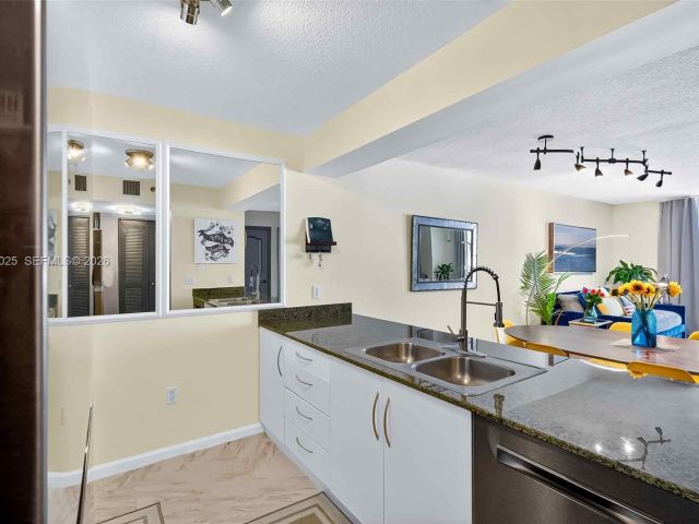 Apartment for sale  Unit #3914 - photo 6767943