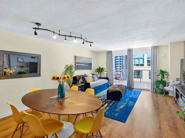 Apartment for rent  Unit #3914 - photo 6738598