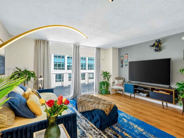 Apartment for rent  Unit #3914 - photo 6738601