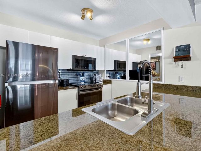 Apartment for rent  Unit #3914 - photo 6738613