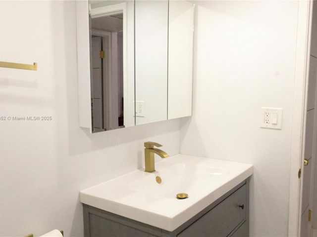 Apartment for sale  Unit #1523 - photo 7430577