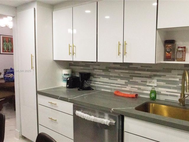 Apartment for sale  Unit #1523 - photo 7430589