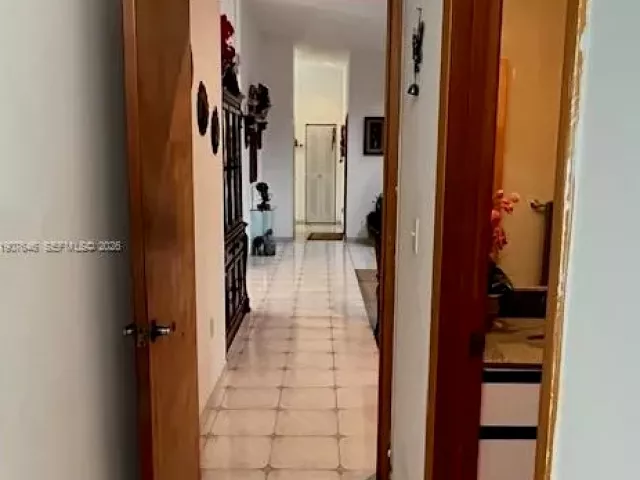 4-bedroom home for sale in Sunny Isles Beach - 204 191st St - MondialRealty