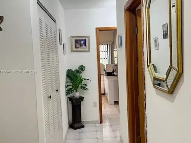 4-bedroom home for sale in Sunny Isles Beach - 204 191st St - MondialRealty