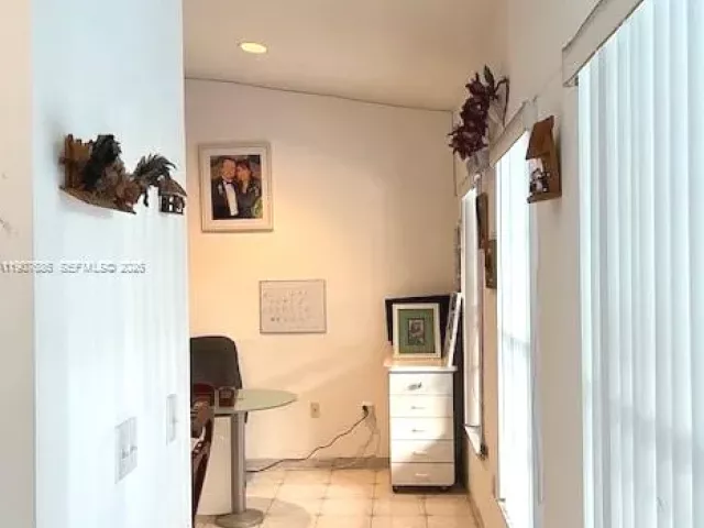 4-bedroom home for rent in Sunny Isles Beach - 204 191st St - MondialRealty