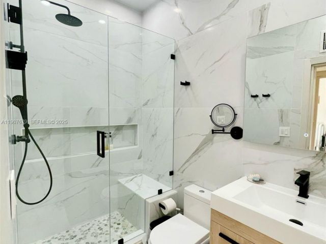 Home for sale at 20444 NE 34th Ct 12 - photo 6736693