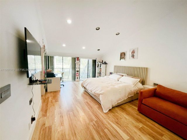 Home for sale at 20444 NE 34th Ct 12 - photo 6736700