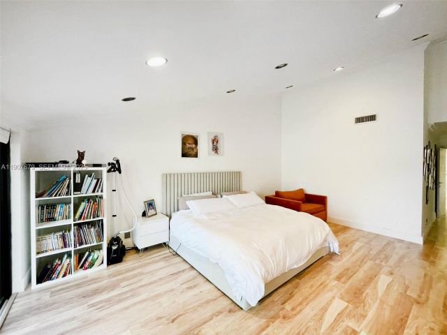 Home for sale at 20444 NE 34th Ct 12 - photo 6736701