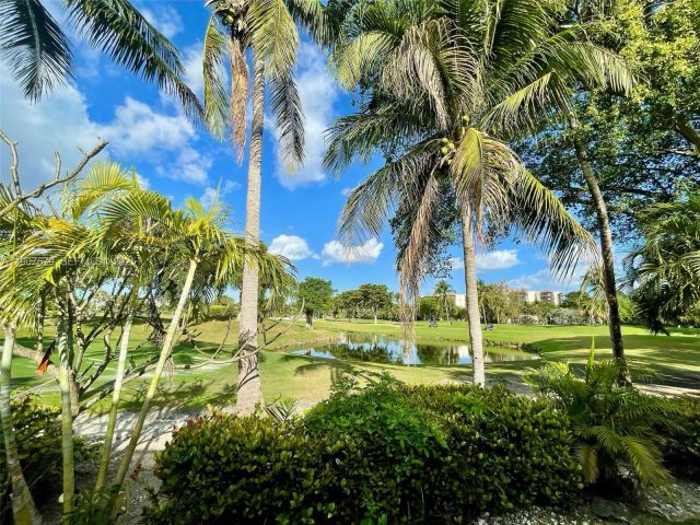 Home for sale at 20444 NE 34th Ct 12 - photo 6736710