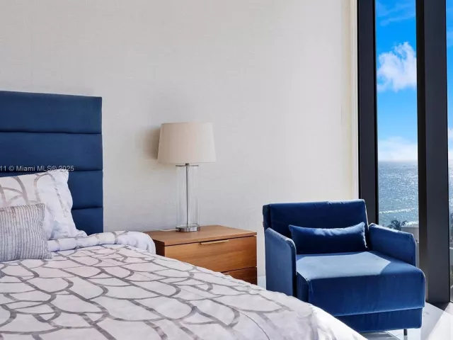 2-bedroom condo for rent in Sunny Isles Beach - 17475 Collins Ave 504 - MondialRealty