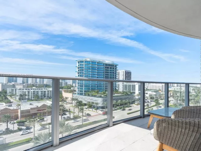 2-bedroom condo for rent in Sunny Isles Beach - 17475 Collins Ave 504 - MondialRealty