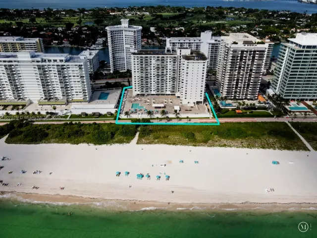 1-bedroom condo for rent in Miami Beach - 5701 Collins Ave 304 - MondialRealty