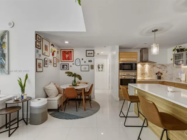 2-bedroom condo for sale in Miami - 2020 N Bayshore TH103 - MondialRealty