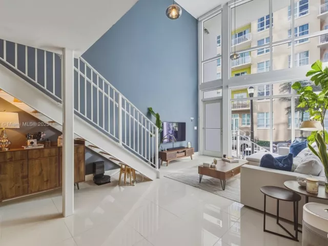 2-bedroom condo for sale in Miami - 2020 N Bayshore TH103 - MondialRealty