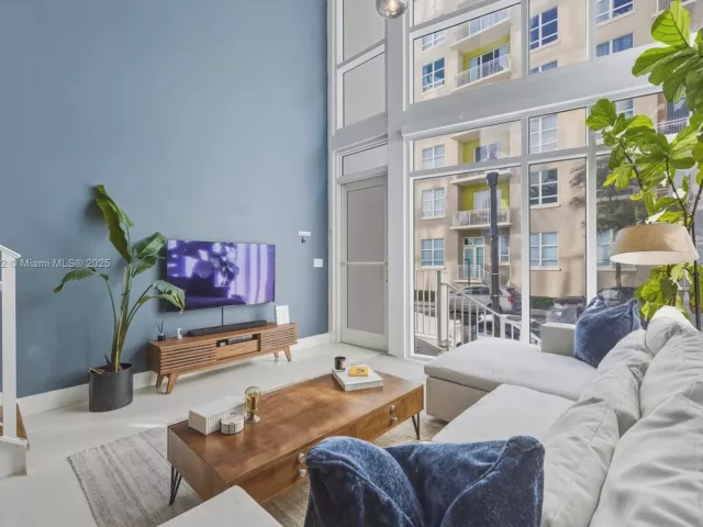 2-bedroom condo for sale in Miami - 2020 N Bayshore TH103 - MondialRealty