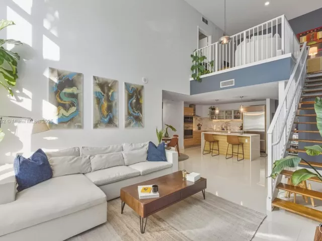 2-bedroom condo for sale in Miami - 2020 N Bayshore TH103 - MondialRealty