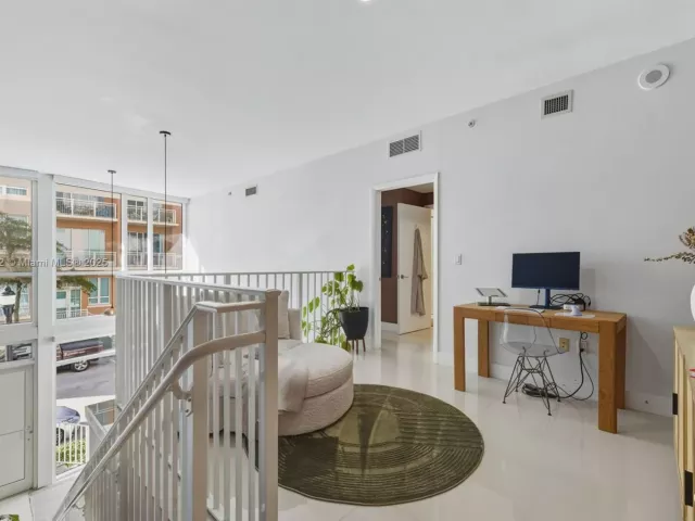 2-bedroom condo for sale in Miami - 2020 N Bayshore TH103 - MondialRealty