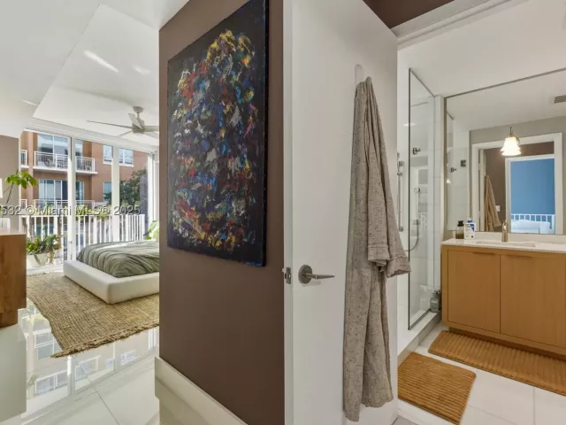 2-bedroom condo for sale in Miami - 2020 N Bayshore TH103 - MondialRealty