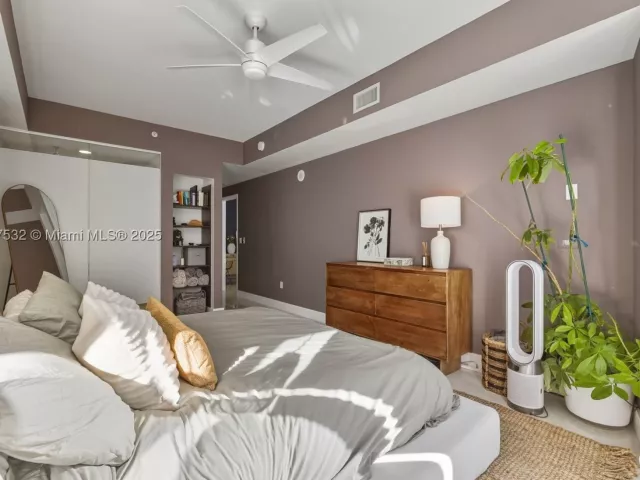 2-bedroom condo for sale in Miami - 2020 N Bayshore TH103 - MondialRealty
