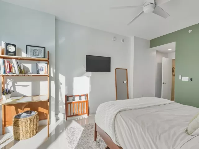 2-bedroom condo for sale in Miami - 2020 N Bayshore TH103 - MondialRealty