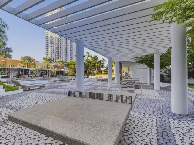 2-bedroom condo for sale in Miami - 2020 N Bayshore TH103 - MondialRealty