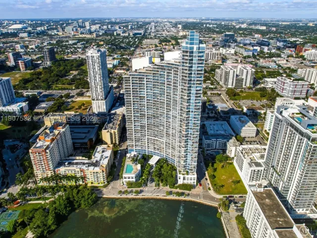 2-bedroom condo for sale in Miami - 2020 N Bayshore TH103 - MondialRealty