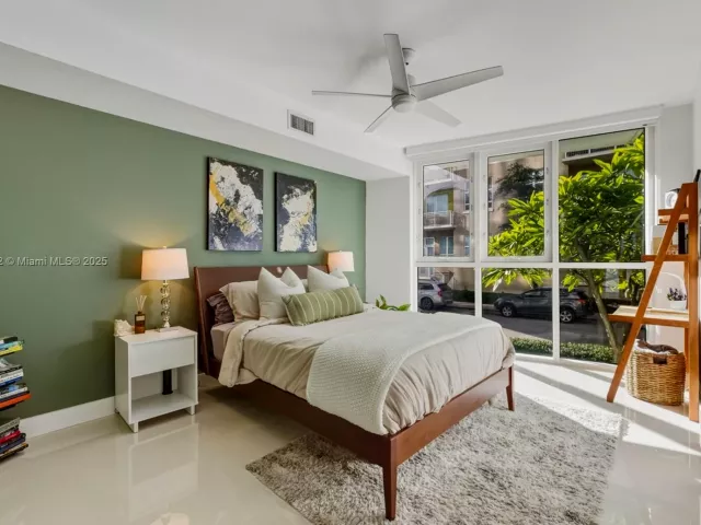 2-bedroom condo for sale in Miami - 2020 N Bayshore TH103 - MondialRealty